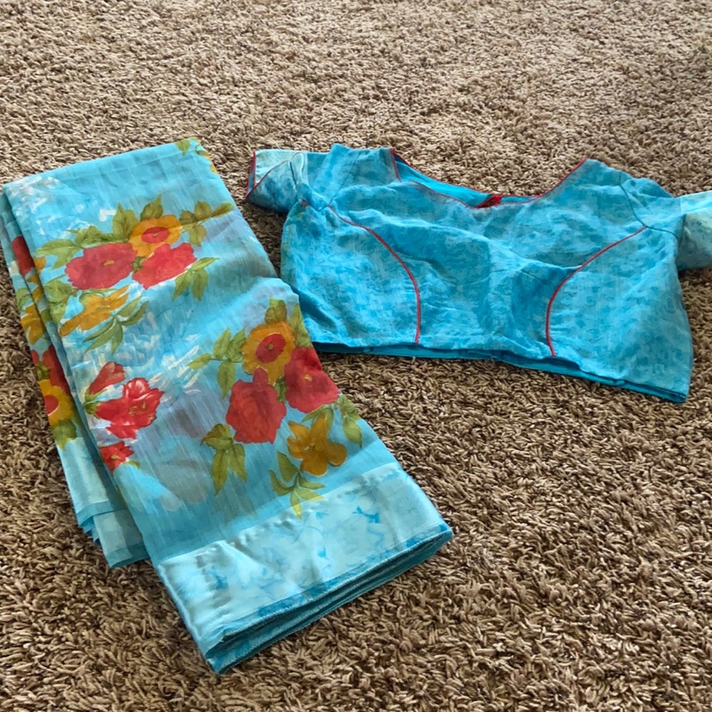 Floral linen Saree with blouse